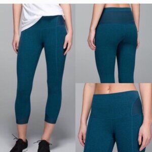 VGUC Lululemon Devi Crop size 6